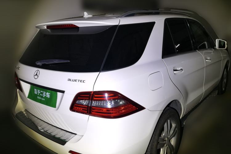 Used Mercedes-Benz M-Class  Rear Right 45 Deg