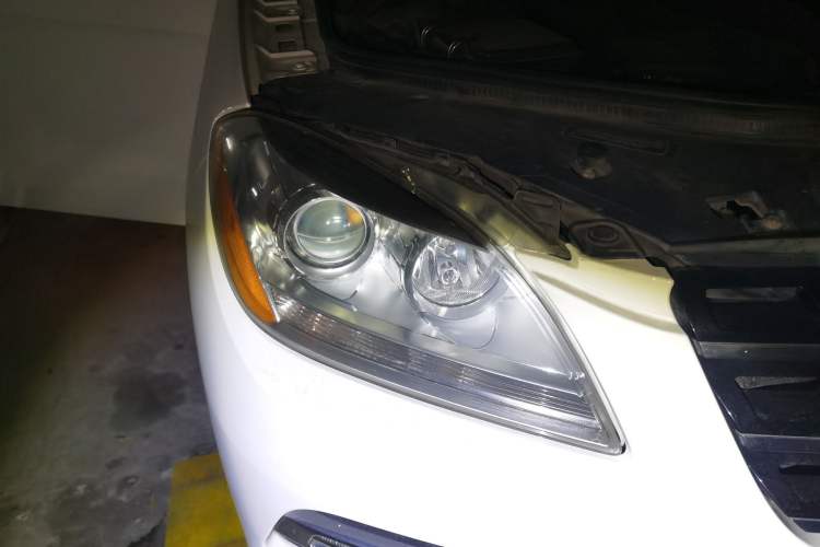 Used Mercedes-Benz M-Class  Right Front Headlight