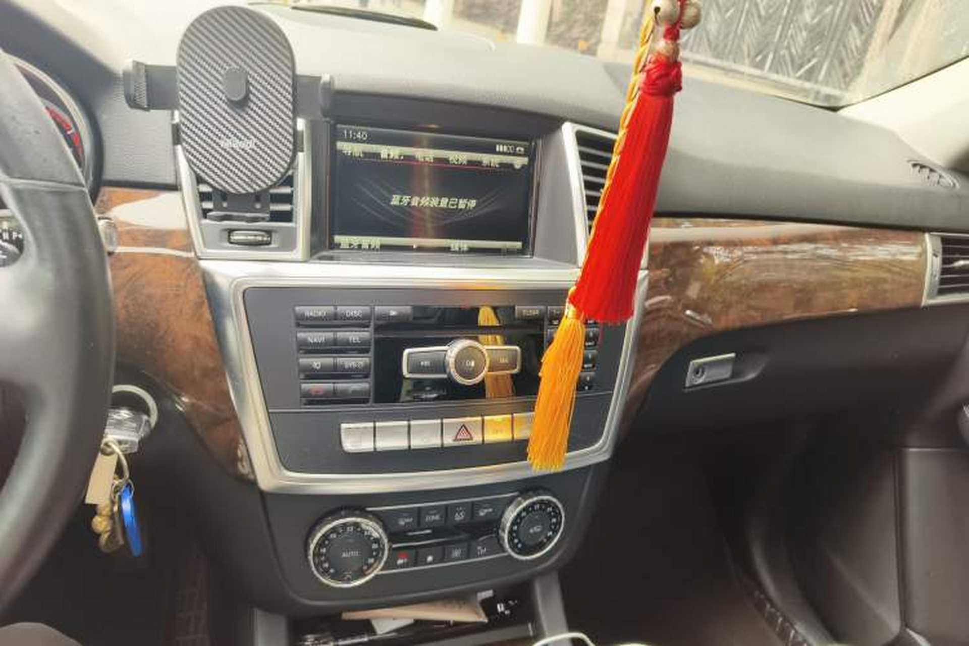 Used Mercedes-Benz M-Class 2014 ML 400 4MATIC Dynamic Model Audio And AC Panel