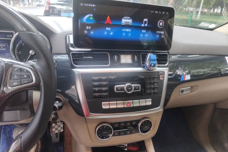 Used Mercedes-Benz M-Class 2014 ML 350 CDI 4MATIC Audio And AC Panel