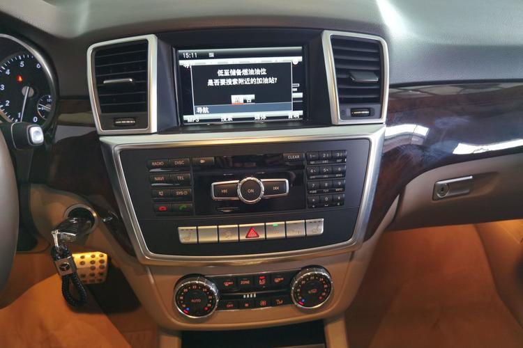 Used Mercedes-Benz M-Class 2014 ML 400 4MATIC Dynamic Model Audio And AC Panel
