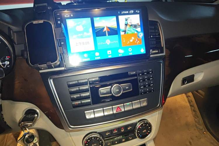Used Mercedes-Benz M-Class 2014 ML 400 4MATIC Dynamic Model Audio And AC Panel