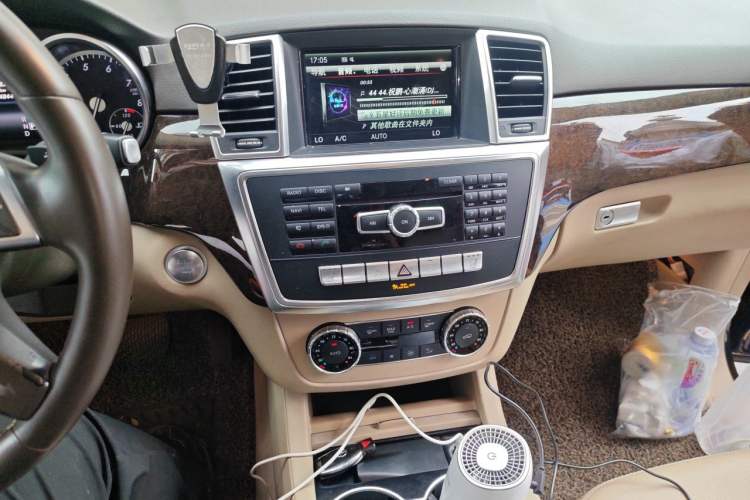Used Mercedes-Benz M-Class  Audio And AC Panel