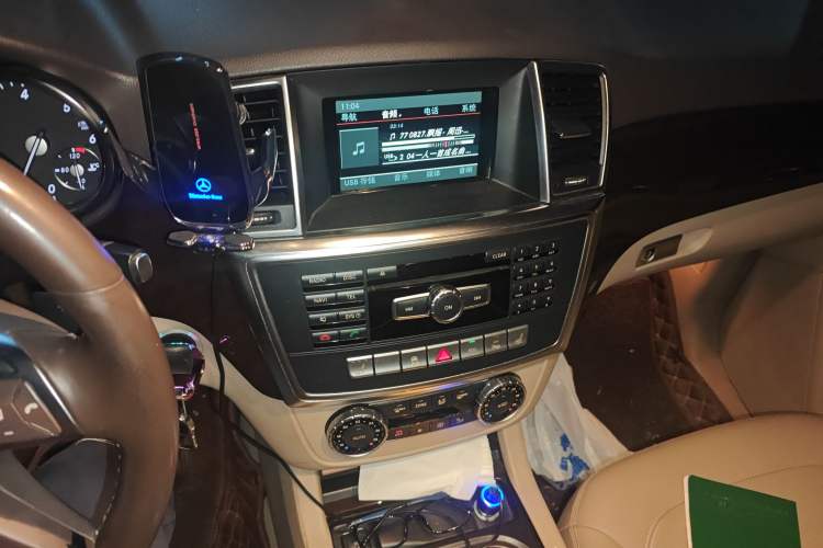 Used Mercedes-Benz M-Class 2014 ML 350 CDI 4MATIC Audio And AC Panel