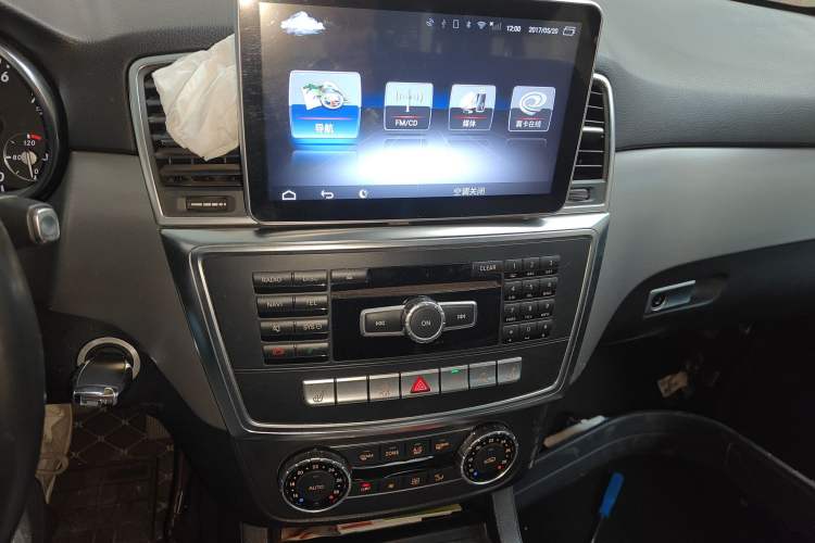 Used Mercedes-Benz M-Class 2014 ML 320 4MATIC Audio And AC Panel