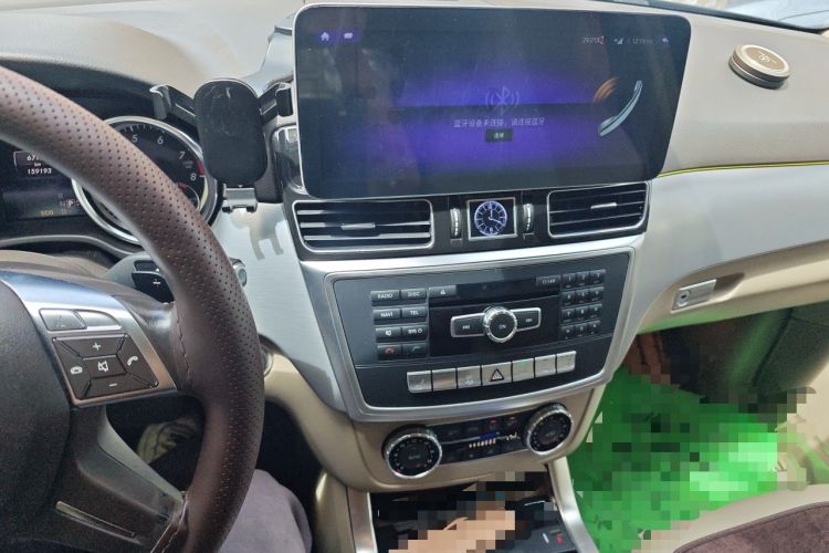 Used Mercedes-Benz M-Class 2014 ML 320 4MATIC Audio And AC Panel
