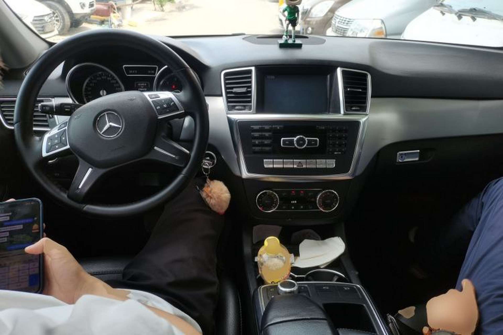 Used Mercedes-Benz M-Class 2014 ML 320 4MATIC Center Console