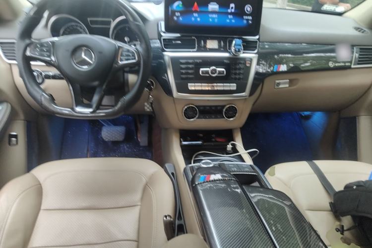 Used Mercedes-Benz M-Class 2014 ML 350 CDI 4MATIC Center Console