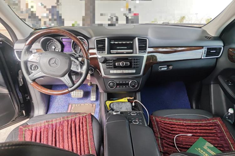 Used Mercedes-Benz M-Class 2014 ML 400 4MATIC Luxury Model Center Console