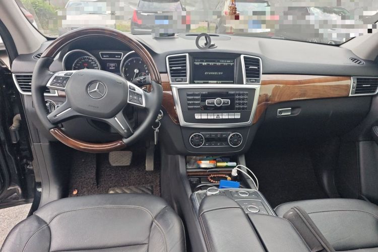 Used Mercedes-Benz M-Class 2014 ML 400 4MATIC Luxury Model Center Console