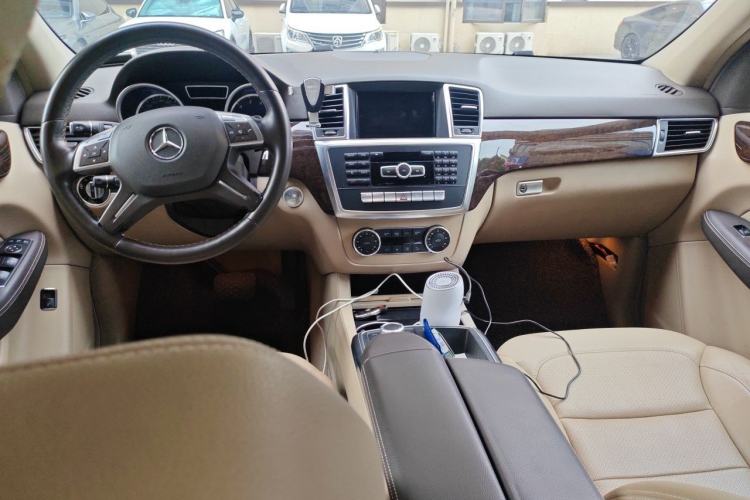 Used Mercedes-Benz M-Class  Center Console