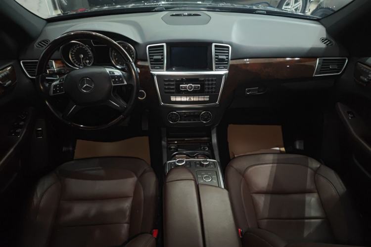 Used Mercedes-Benz M-Class 2014 ML 400 4MATIC Luxury Model Center Console