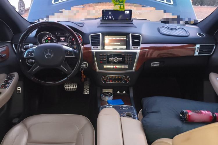 Used Mercedes-Benz M-Class 2014 ML 400 4MATIC Luxury Model Center Console