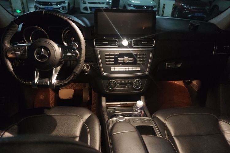 Used Mercedes-Benz M-Class 2014 ML 400 4MATIC Dynamic Model Center Console