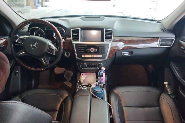 Used Mercedes-Benz M-Class 2014 ML 320 4MATIC Center Console