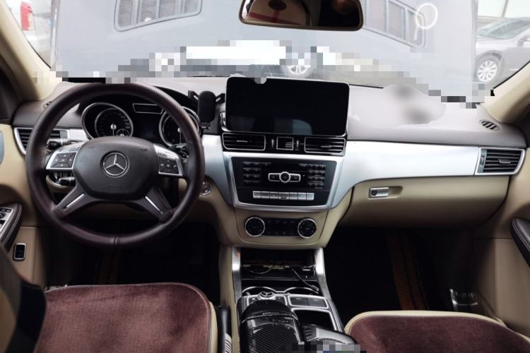 Used Mercedes-Benz M-Class 2014 ML 320 4MATIC Center Console
