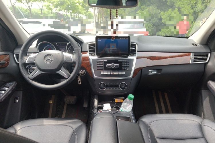 Used Mercedes-Benz M-Class 2014 ML 320 4MATIC Center Console