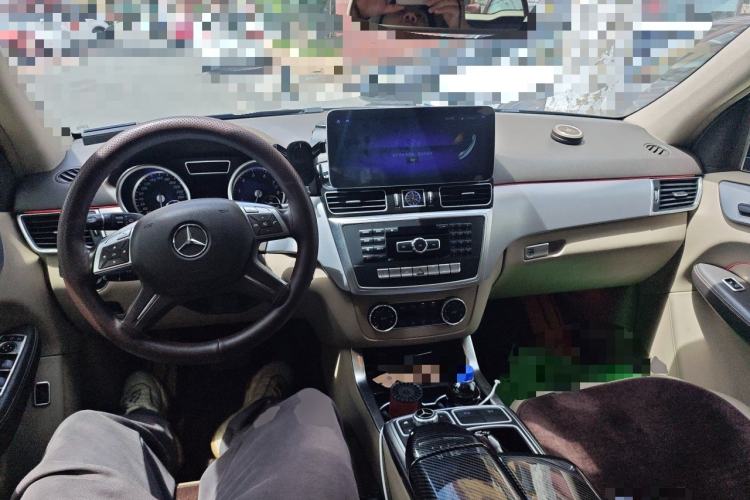 Used Mercedes-Benz M-Class 2014 ML 320 4MATIC Center Console