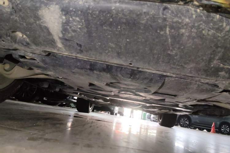 Used Mercedes-Benz M-Class 2014 ML 320 4MATIC Chassis Front