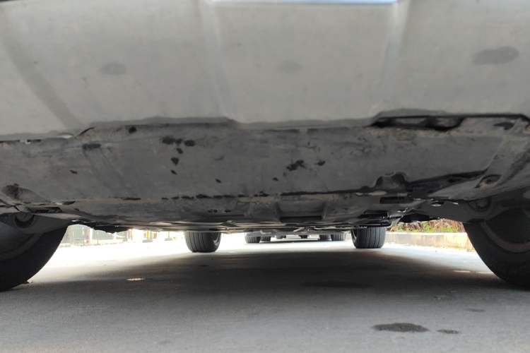Used Mercedes-Benz M-Class 2014 ML 400 4MATIC Dynamic Model Chassis Front