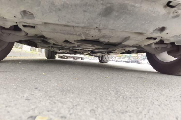 Used Mercedes-Benz M-Class 2014 ML 400 4MATIC Dynamic Model Chassis Front