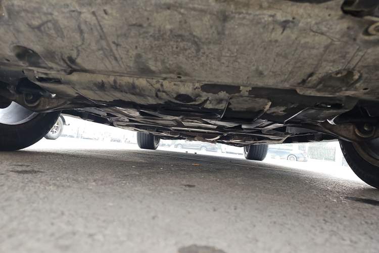 Used Mercedes-Benz M-Class 2014 ML 400 4MATIC Dynamic Model Chassis Front