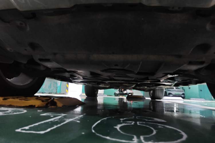 Used Mercedes-Benz M-Class 2014 ML 320 4MATIC Chassis Front
