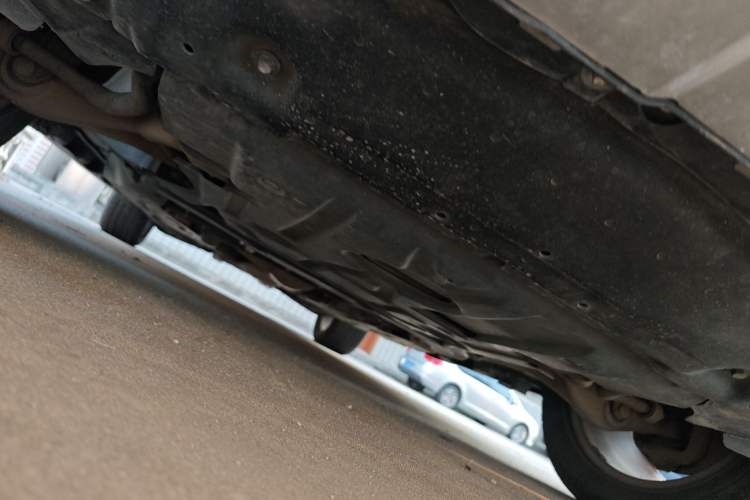 Used Mercedes-Benz M-Class 2014 ML 400 4MATIC Luxury Model Chassis Front