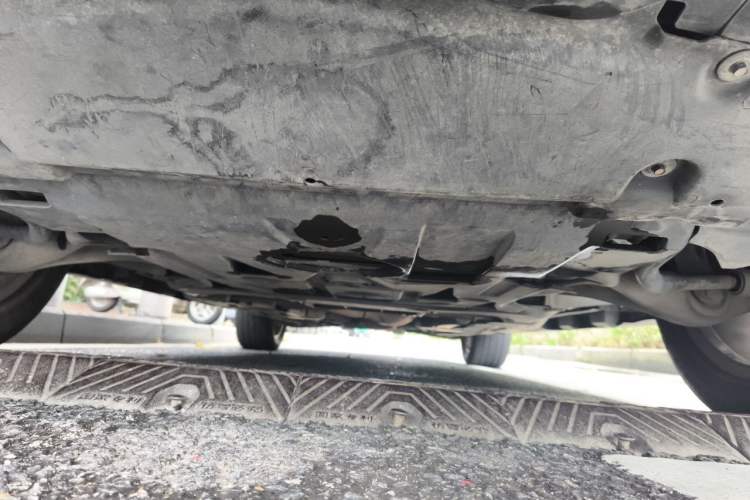 Used Mercedes-Benz M-Class 2014 ML 400 4MATIC Dynamic Model Chassis Front