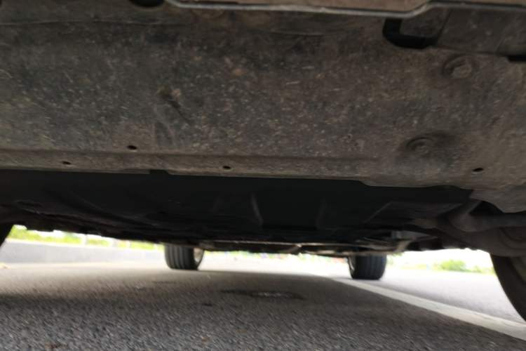 Used Mercedes-Benz M-Class 2014 ML 400 4MATIC Dynamic Model Chassis Front