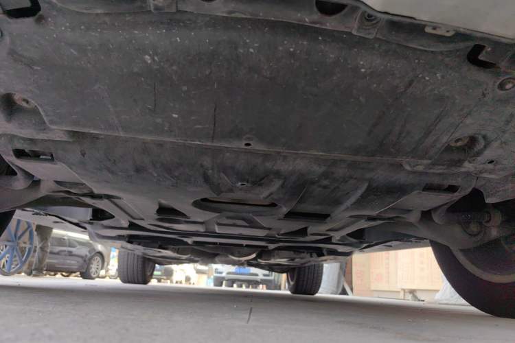 Used Mercedes-Benz M-Class 2014 ML 320 4MATIC Chassis Front