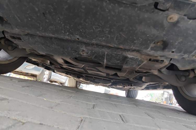 Used Mercedes-Benz M-Class 2014 ML 400 4MATIC Dynamic Model Chassis Front