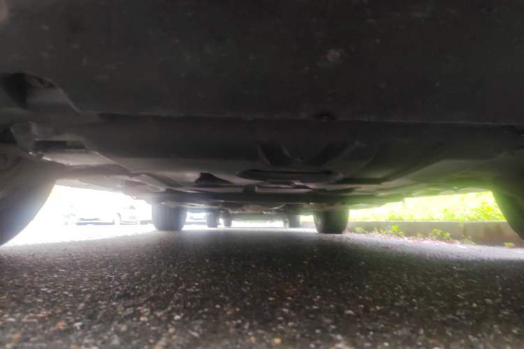 Used Mercedes-Benz M-Class 2014 ML 400 4MATIC Dynamic Model Chassis Front