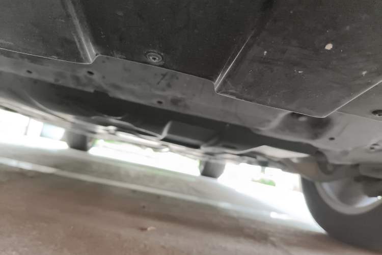 Used Mercedes-Benz M-Class 2014 ML 400 4MATIC Luxury Model Chassis Front