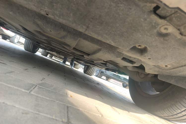 Used Mercedes-Benz M-Class 2014 ML 320 4MATIC Chassis Front