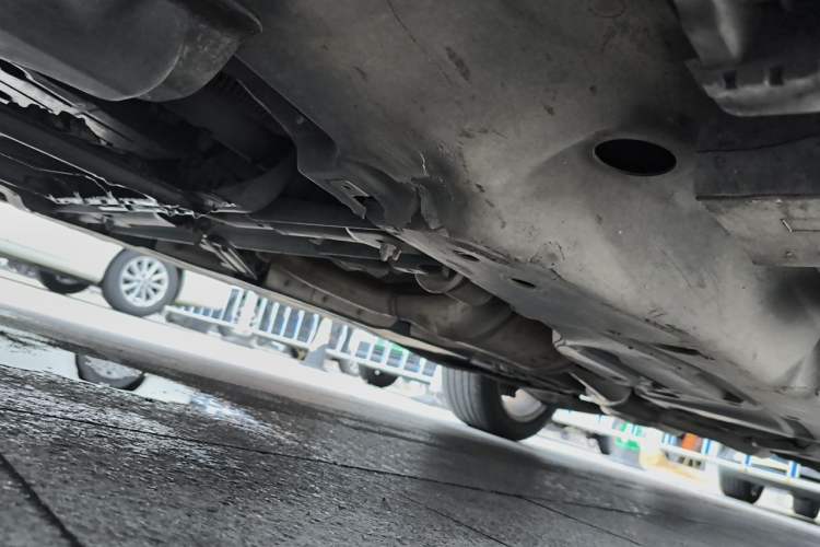 Used Mercedes-Benz M-Class 2014 ML 320 4MATIC Chassis Front Left