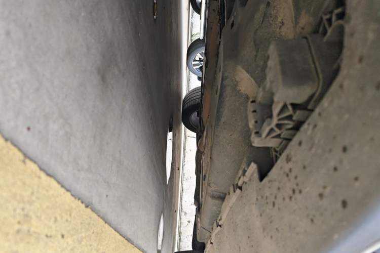 Used Mercedes-Benz M-Class 2014 ML 400 4MATIC Luxury Model Chassis Front Left