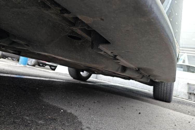 Used Mercedes-Benz M-Class 2014 ML 320 4MATIC Chassis Front Left