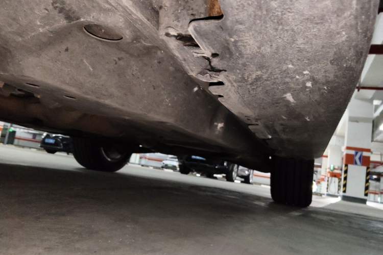 Used Mercedes-Benz M-Class 2014 ML 320 4MATIC Chassis Front Left