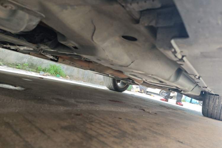 Used Mercedes-Benz M-Class 2014 ML 320 4MATIC Chassis Front Left