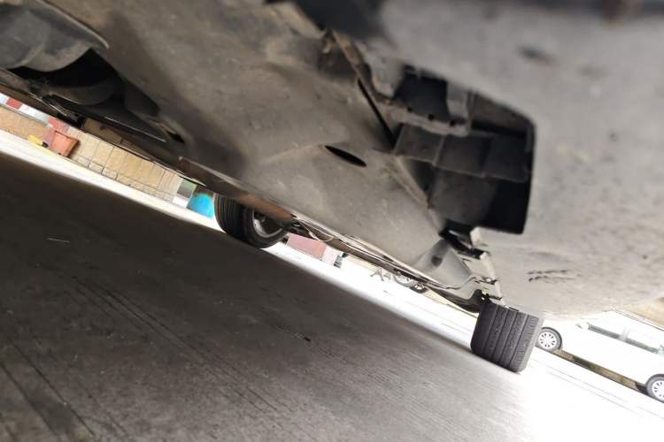 Used Mercedes-Benz M-Class 2014 ML 320 4MATIC Chassis Front Left