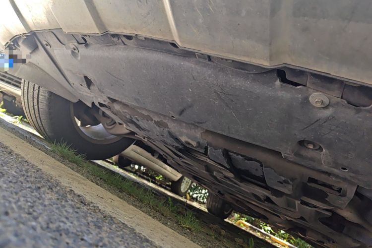 Used Mercedes-Benz M-Class 2014 ML 320 4MATIC Chassis Front Left