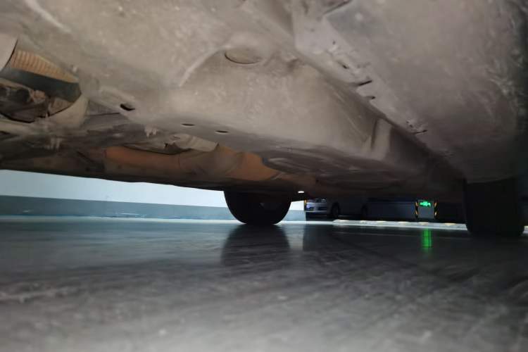 Used Mercedes-Benz M-Class 2014 ML 320 4MATIC Chassis Front Left