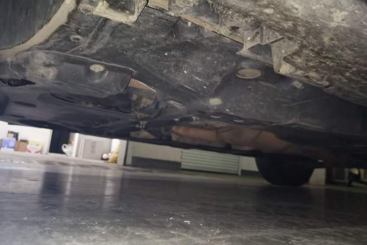 Used Mercedes-Benz M-Class 2014 ML 320 4MATIC Chassis Front Left
