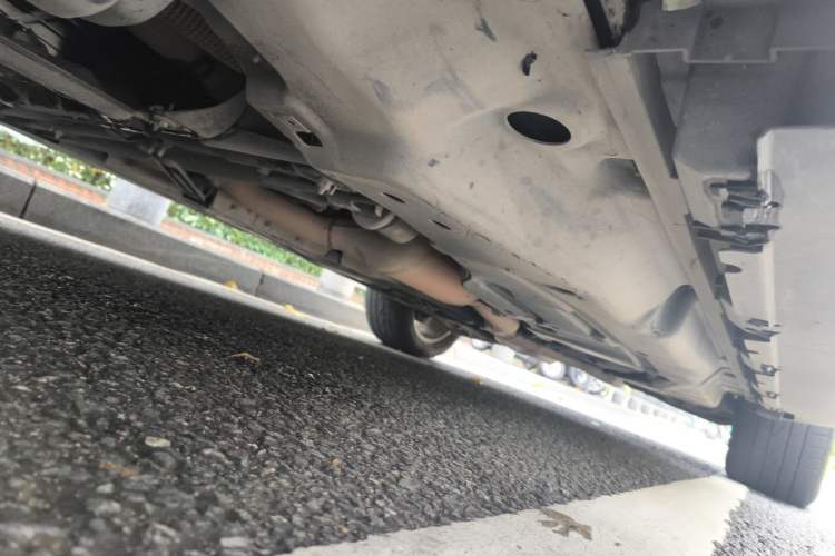 Used Mercedes-Benz M-Class 2014 ML 400 4MATIC Dynamic Model Chassis Front Left