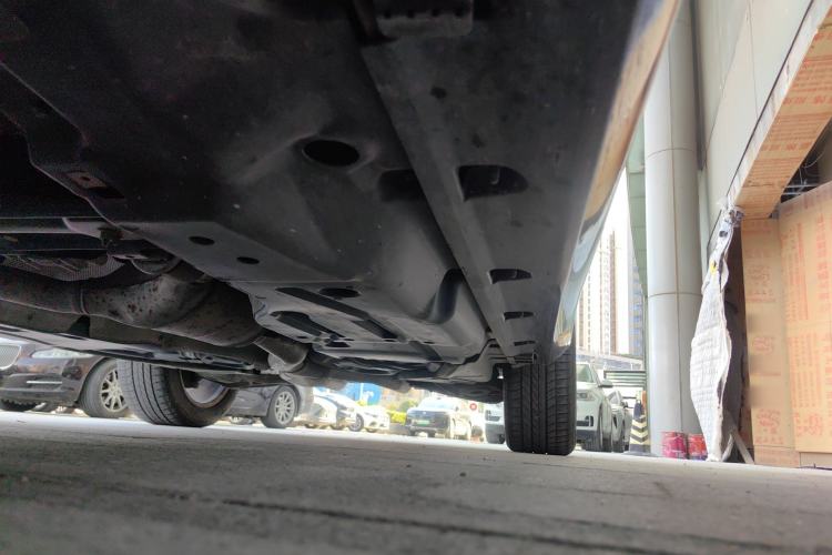 Used Mercedes-Benz M-Class 2014 ML 320 4MATIC Chassis Front Left