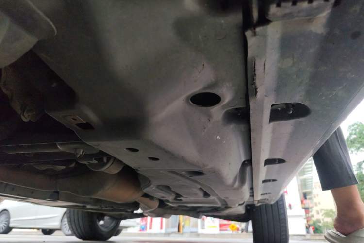 Used Mercedes-Benz M-Class 2014 ML 320 4MATIC Chassis Front Left