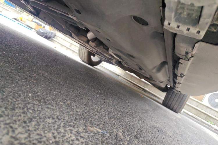 Used Mercedes-Benz M-Class  Chassis Front Left