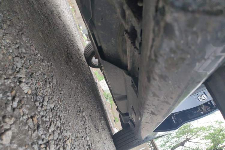 Used Mercedes-Benz M-Class 2014 ML 320 4MATIC Chassis Front Left