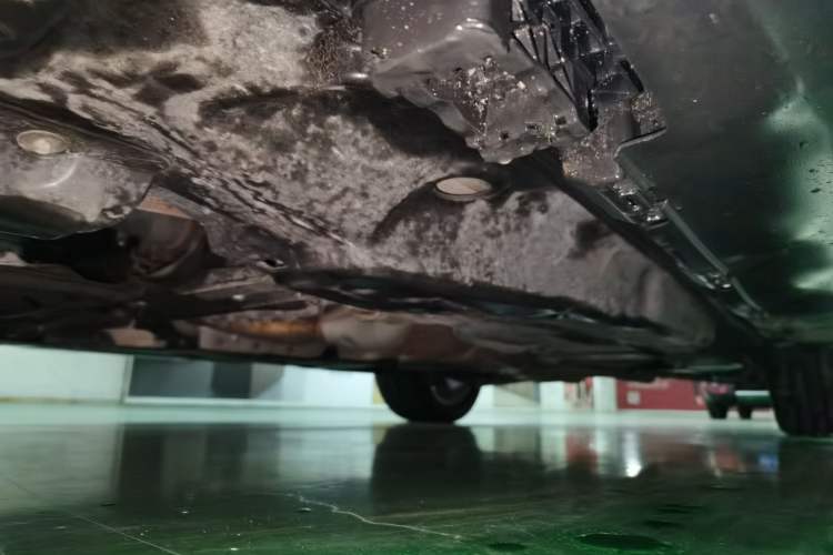 Used Mercedes-Benz M-Class 2014 ML 400 4MATIC Luxury Model Chassis Front Left